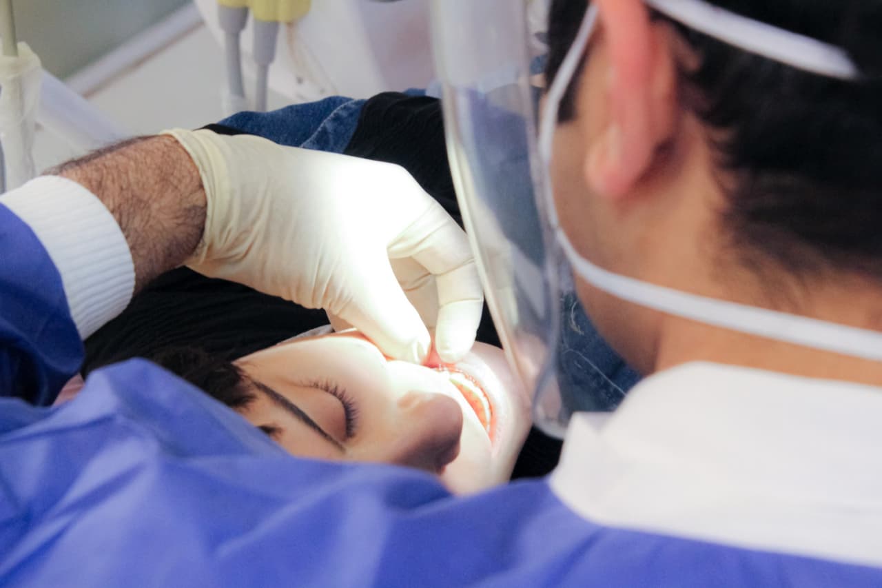 کلینیک دندانپزشکی آرمان شیراز